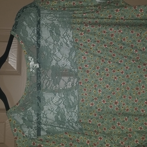 Blouse - Picture 3 of 3